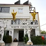 White Country Villages Hotel 3*