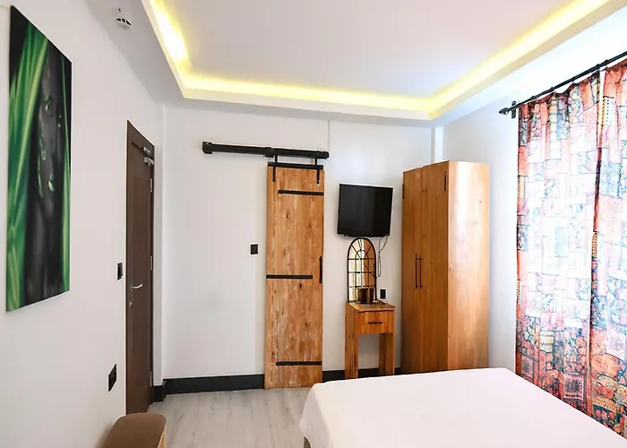 White Country Villages Hotel 3*
